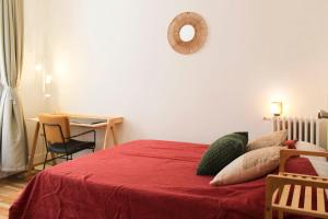 Quiet charming Pigalle-Abbesses flat