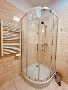 Pod Sosnami - basen, sauna, garaż, obok nadmorskiego lasu - Villa 4 Pory Roku