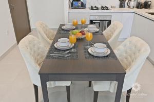 Upscale 1 Bedroom Apartment - Private Beach - Atlantis & Sea View