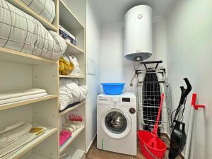Skyline Apartment 42