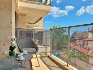 Skyline Apartment 42