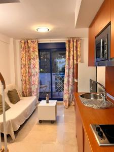 Duplex with Pool Garage Easy walk to the Sea