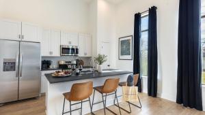 13 Modern Condos Near Downtown Nashville 26 Total Bedrooms Sleeps 90 The Heights by AvantStay