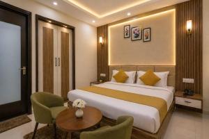 Hotel City Smart Near IGI Delhi Airport- Free Airport Pick up & Drop