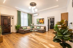 Fabrika Chic 2BR Apartment