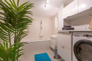 Bohemian Loft Escape near City Park - 4BR w Bathtub