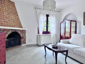 Iris House
