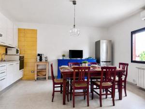 Iris House