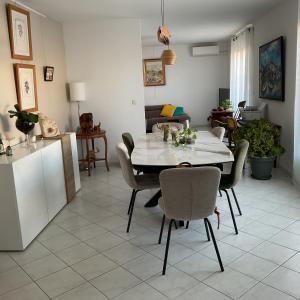 Villa climatisée , 3 Chambres, à 10 mn de la mer