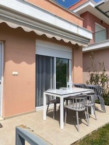 3 floor apartment Dionysos, for up to 9 guest