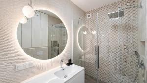 Doki Skyline Apartment by Gdańsk Apartments