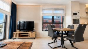 Doki Skyline Apartment by Gdańsk Apartments