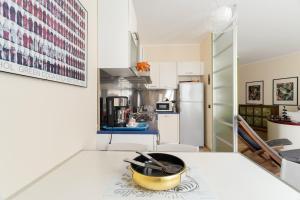 GuestHost - Comfy Terrace Flat NoLo & Pasteur MM1
