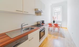 Premium 2BR Apartment close to city center