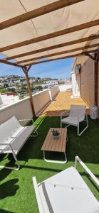 Ático con terraza y piscina