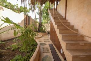 Private Villa with Soundproof Studio, Rooftop and Garden