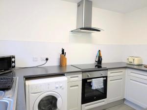 Fewster Apartment with Free Parking