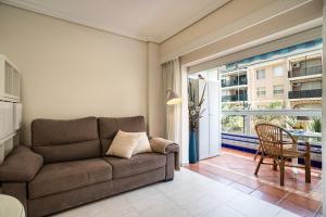 Pyr estudio con parking y piscina todo el año by Sur Suites
