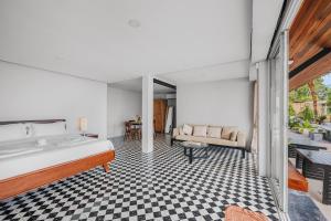 Charming Private Guest Room in Maret Thailand