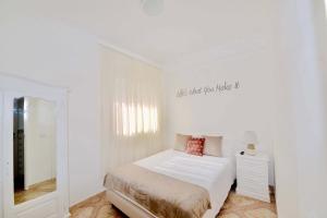 Stones Throw - Front line apartment in Nazaré