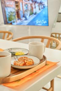 Stay LoraㅣUrban Hanok Stayㅣ4Queen BedsㅣSleeps 8
