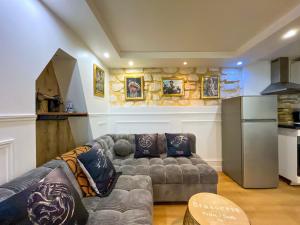UrbanFlat 42 - Amazing Game of Thrones Flat in Paris