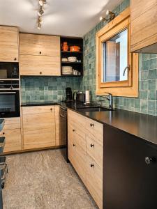 Appartement lumineux 2 ch Chamonix, proche Grands Montets, parking & ski locker