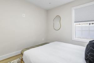 Sojourn DC Brand New Private Basement Pet Friendly