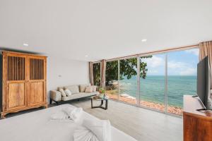 Escape Beach Front Cottage - 2 bed family room