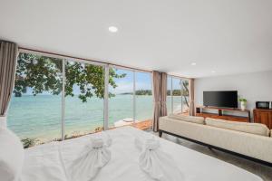 Escape Beach Front Cottage - 2 bed family room
