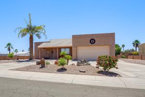 Spacious Yard! Yuma Escape, Near Shops & Golf