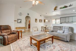 Spacious Yard! Yuma Escape, Near Shops & Golf