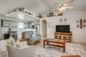 Spacious Yard! Yuma Escape, Near Shops & Golf