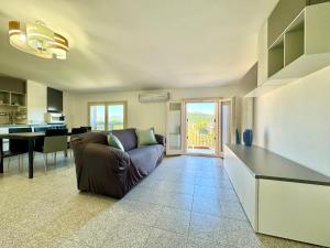 Modern Family Apartment img29