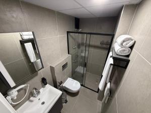 Twelve Diamond Hotel