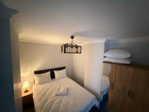 Twelve Diamond Hotel