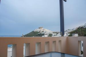 Anemoessa House