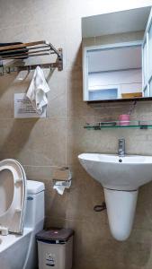 RIVER GATE RESIDENT 151-155 Bến Vân Đồn Q4