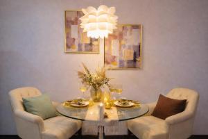 Comfy Staycation Makati and Pool Access