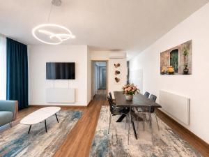Beach-Center-Renovated-Parking-Balcony apartment