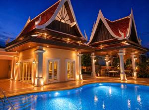 Pattaya 5BR Pool Villa Sleeps 10