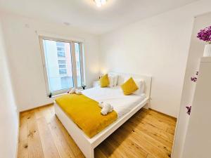 Sun Filled 3bedroom with parking and outdoor spaces