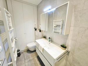 Sun Filled 3bedroom with parking and outdoor spaces