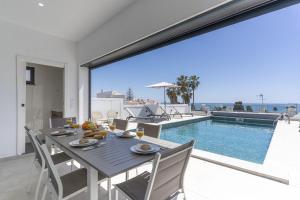 #285 Sea View Villa Jacuzzi & Large Pool