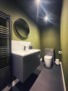 5 Bed house sleeps10 free parking pets city centre