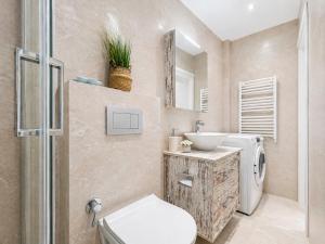 Semi-Basement Studio in Authentic Athens -by ΜΡS