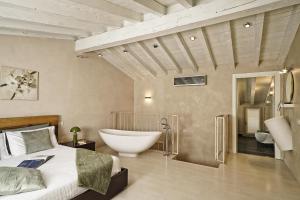 Il Piccolo Paradiso Holiday Home by Theater Home