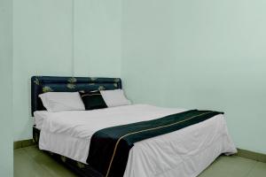 Hotel O near Palembang Square Mall formerly Wisma Faeyza Syakira Syariah
