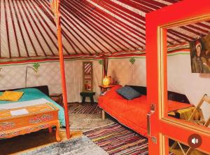 Yourte familiale bord Loire avec plage privée