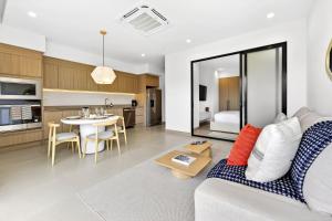 Condo Pool View + Beach Clulb in Playas del Coco | Naumi N521